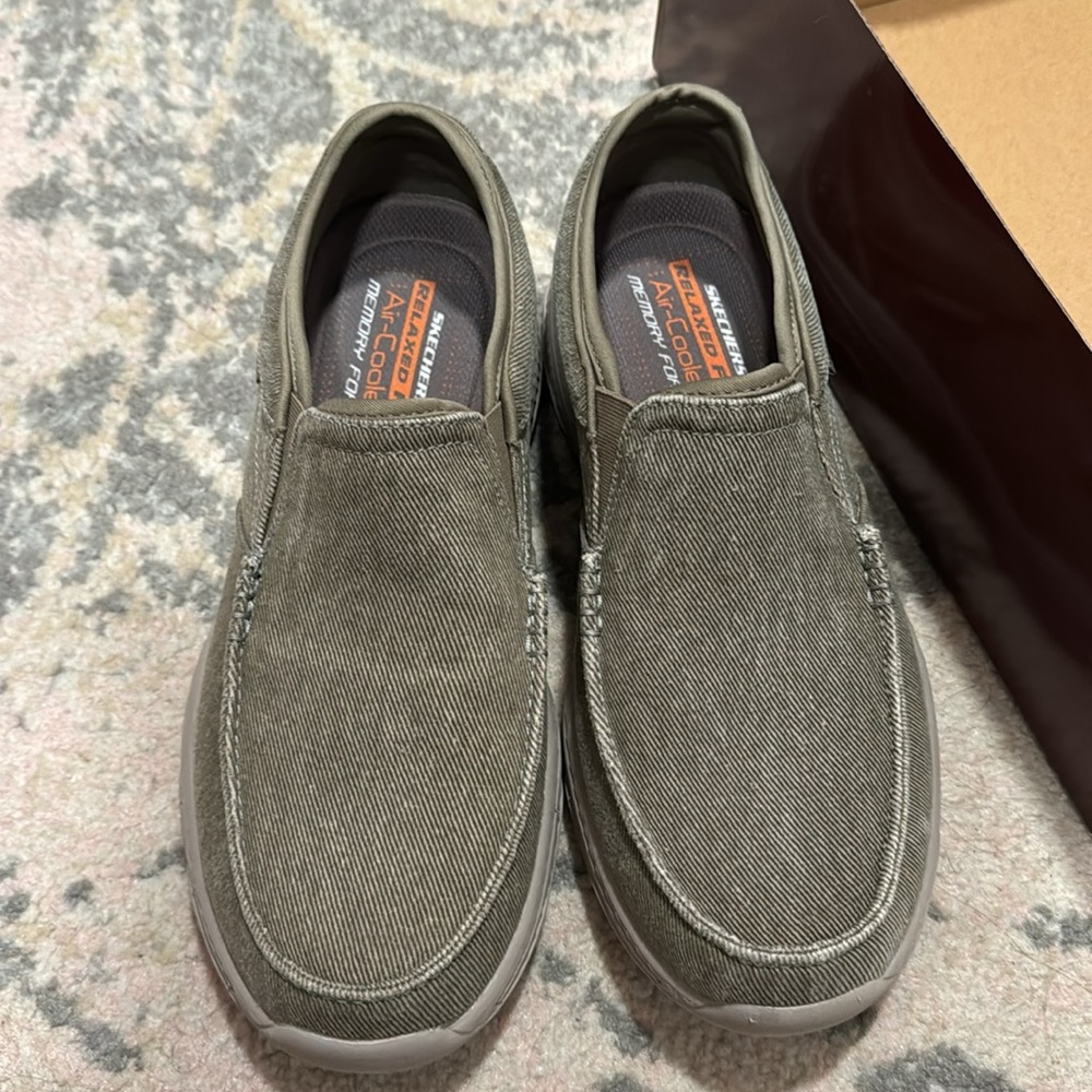 Sketchers Creston slip on size 10
